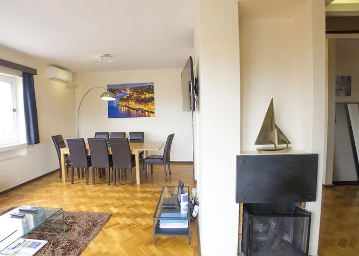 Lv Premier Clerigos- Re1 Porto